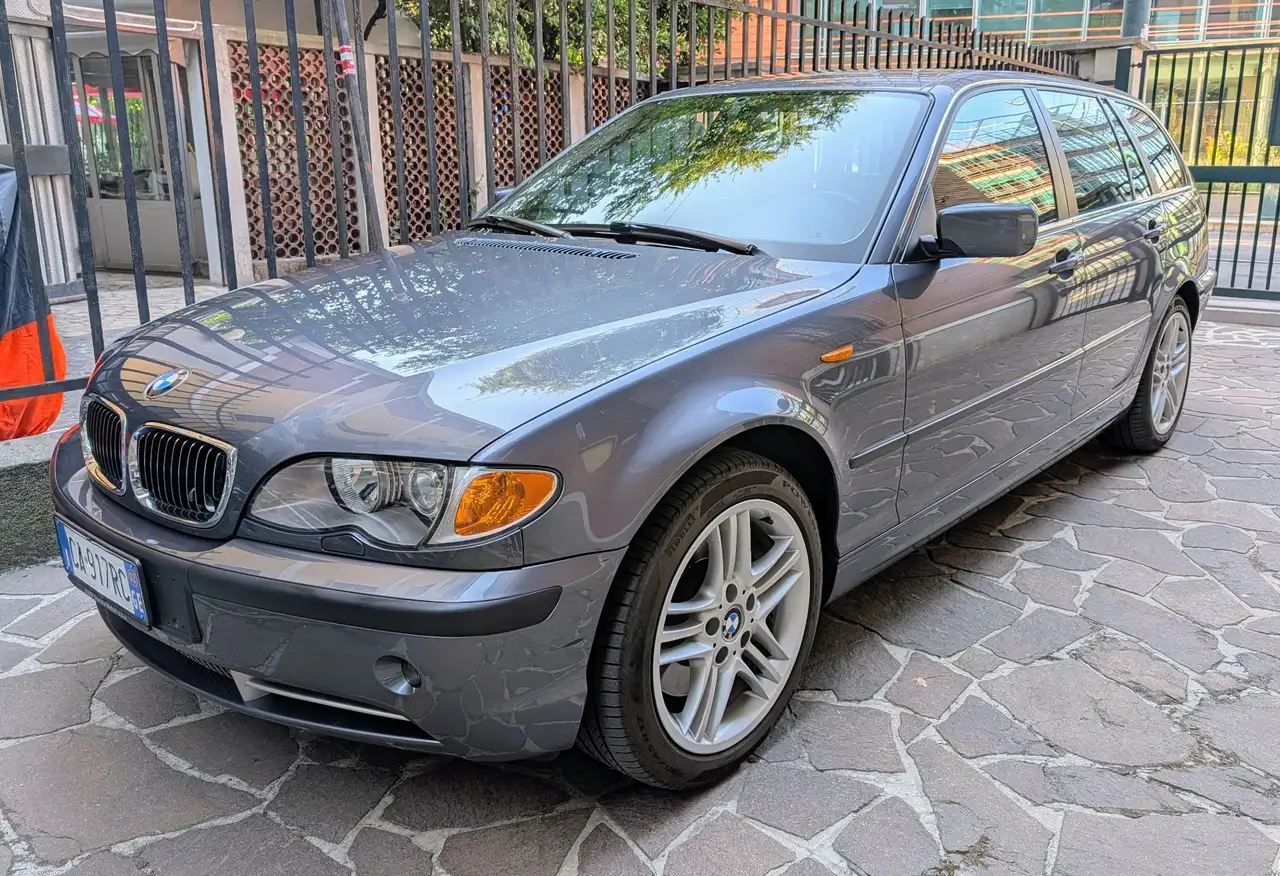 BMW 330 330xi Touring FL — photo 1 of 15
