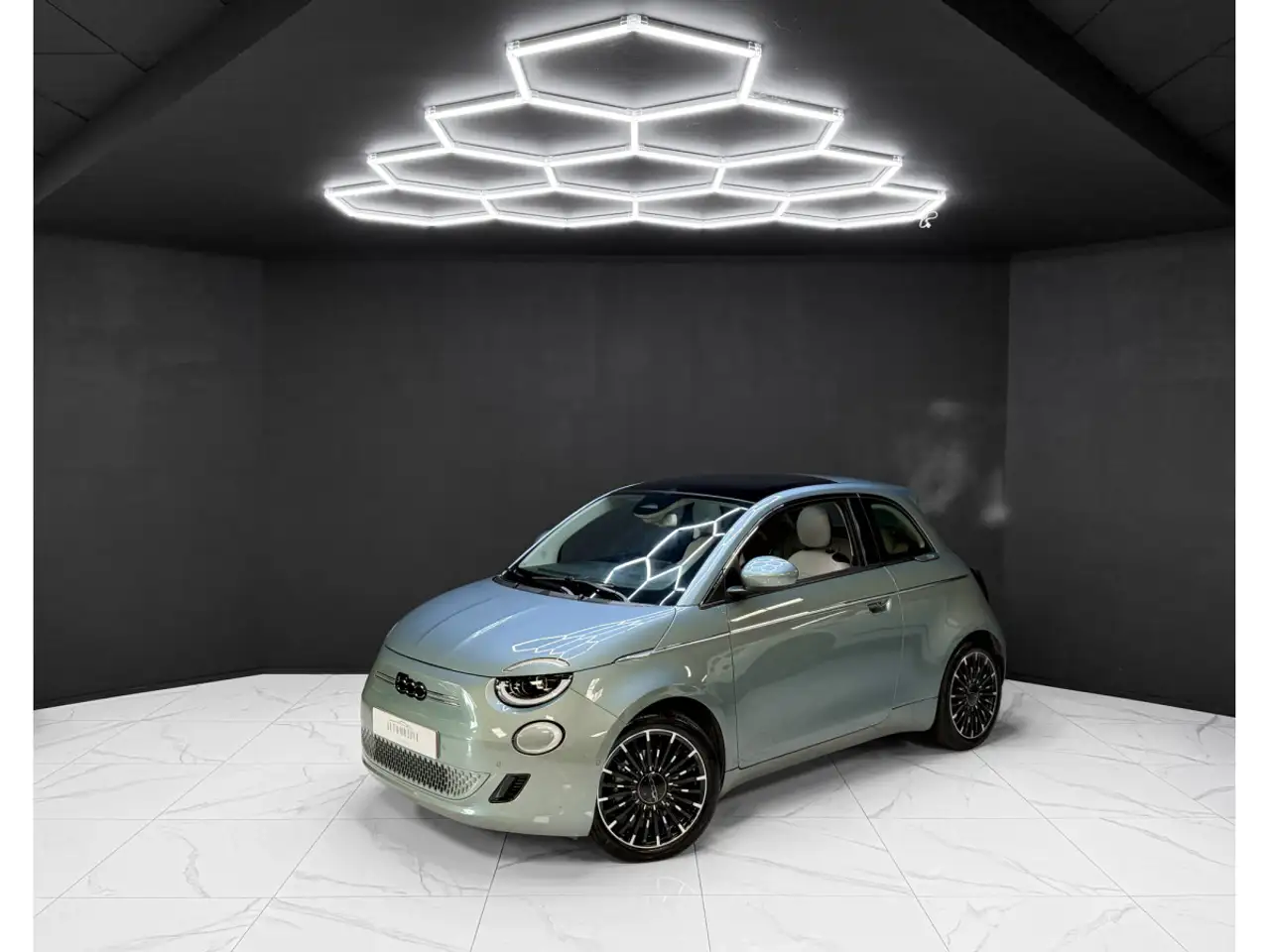 Fiat 500e La Prima 3+1 ACC / CO-Driver 42 kWh — photo 1 of 17