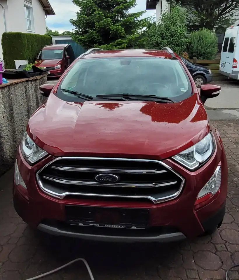 Ford EcoSport Titanium — photo 1 of 21