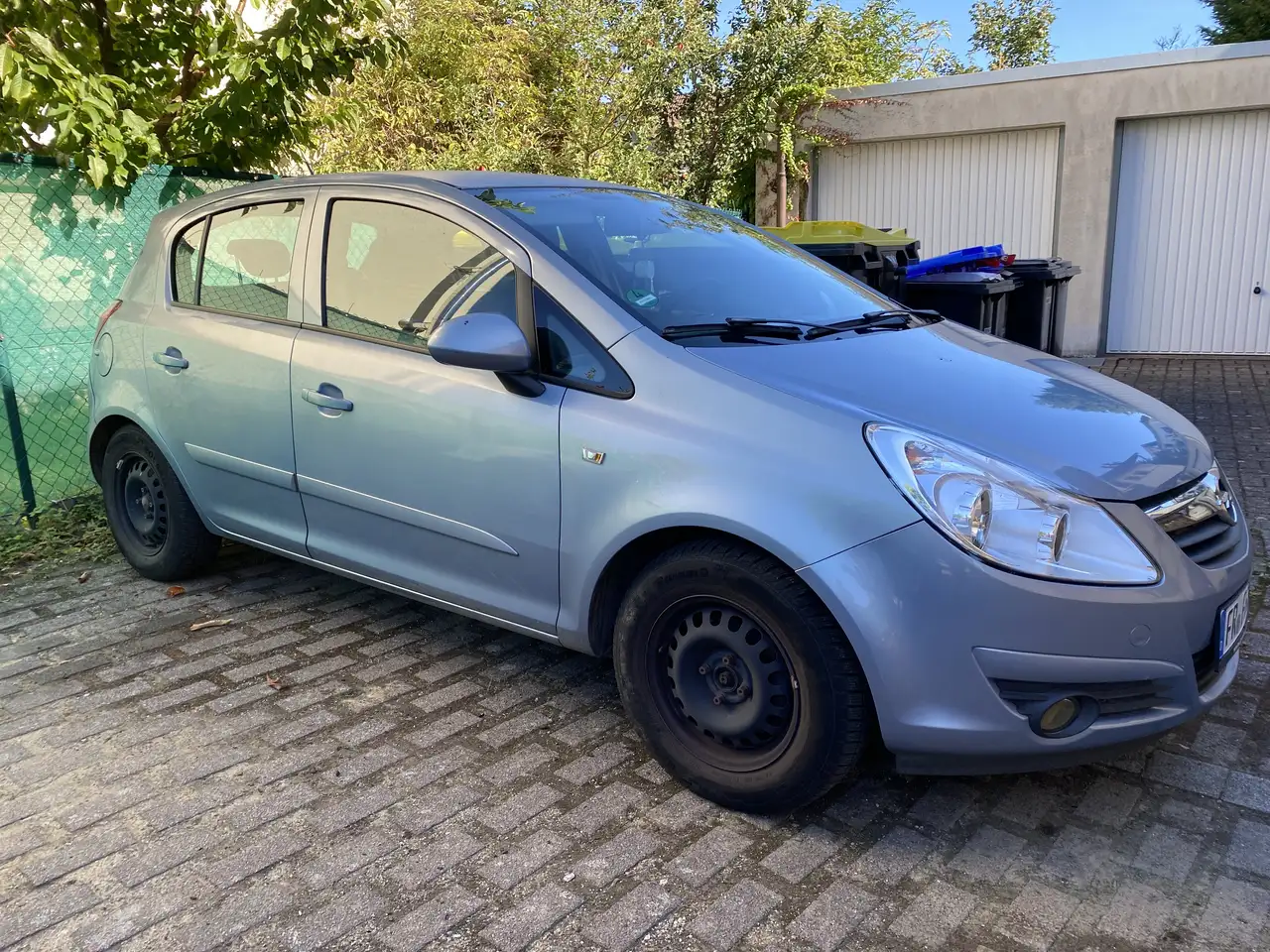 Opel Corsa 1.0 12V Edition — photo 1 of 9