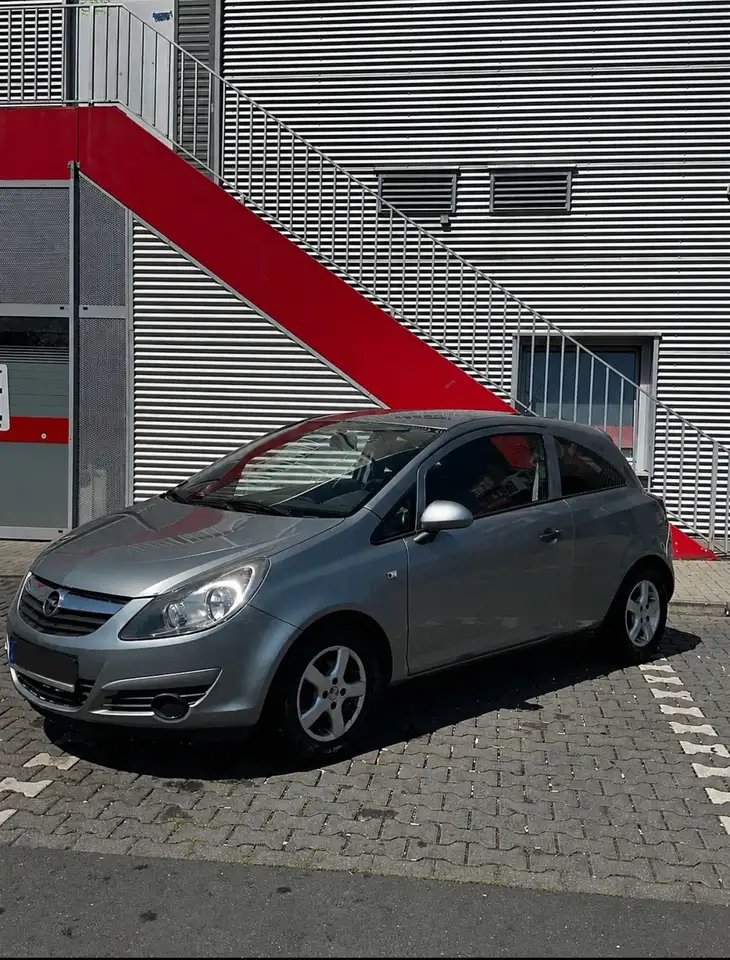 Opel Corsa 1.4 / 87 Ps / 2010 — photo 1 of 13