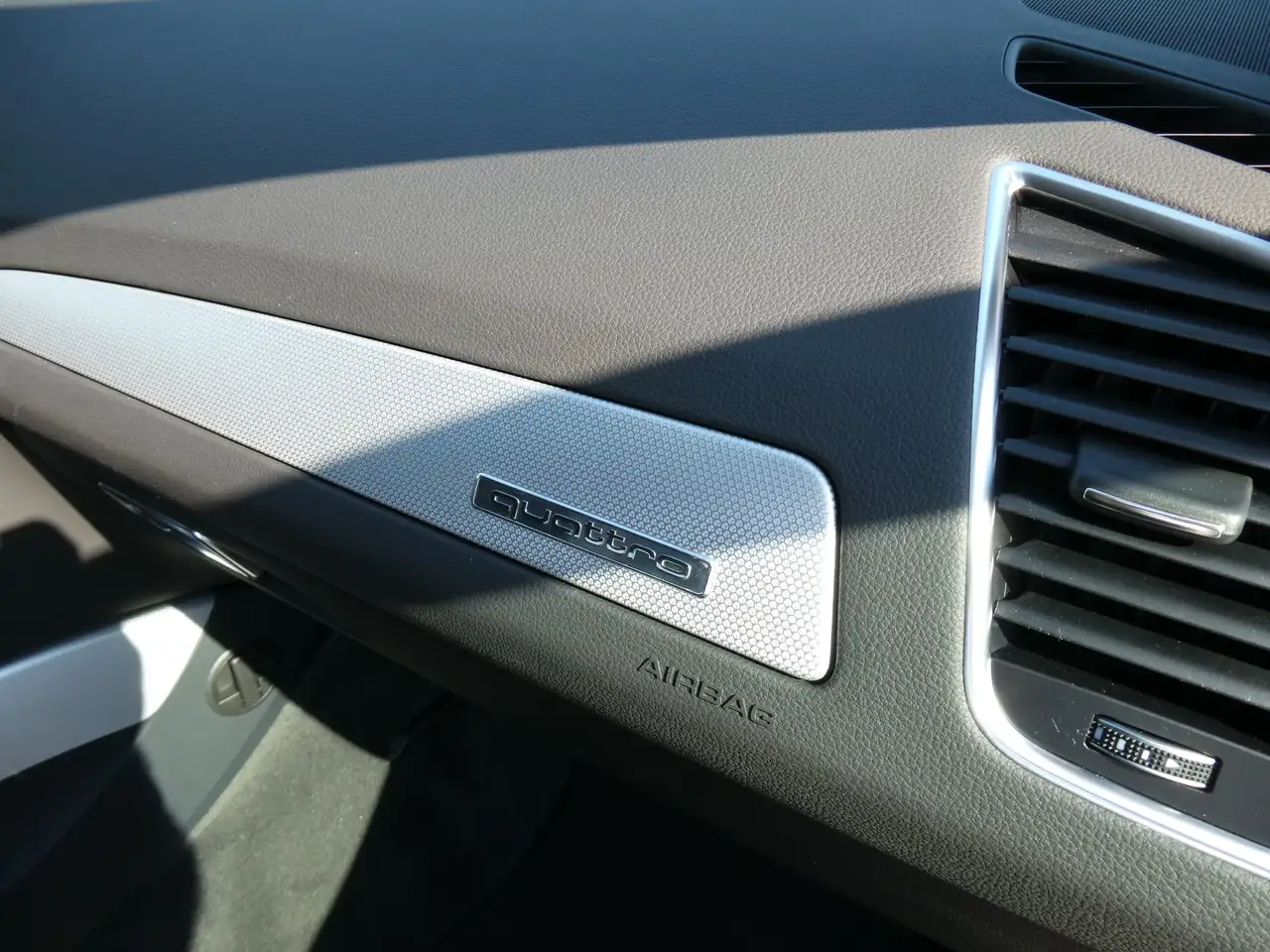 2013 Audi Q5 2,0 TDI quattro DPF S-tronic, photograph 6