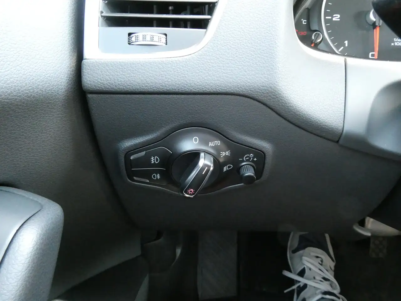 2013 Audi Q5 2,0 TDI quattro DPF S-tronic, photograph 12