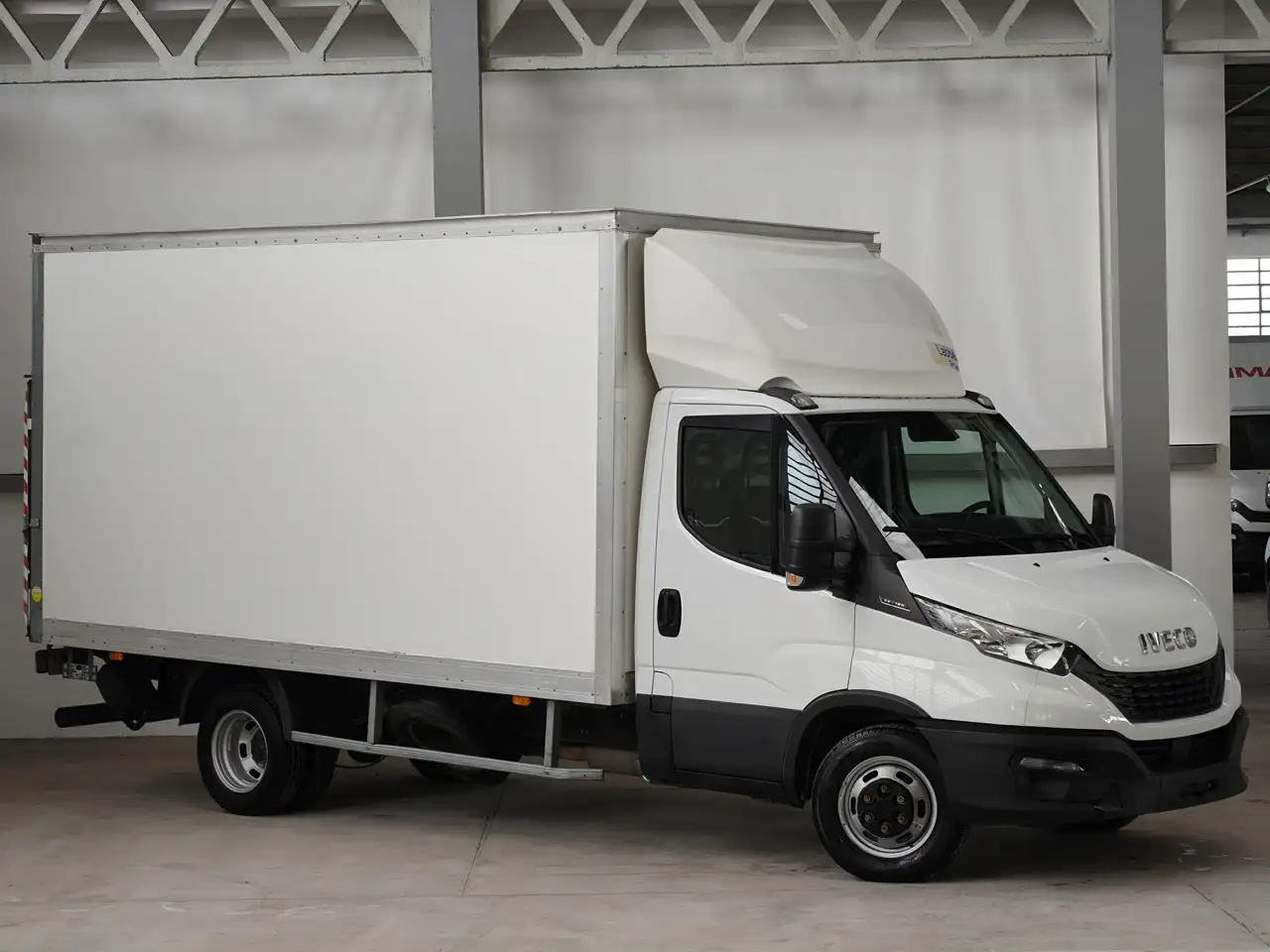 Iveco Daily 35C16H 3.0 160CV Box + Sponda Idraulica Cassonato Boxato Passo 4100 — photo 1 of 15