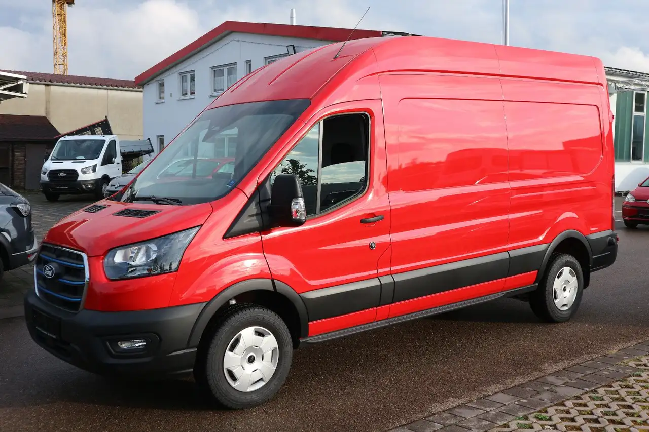 Ford Transit Elektro Kasten E 350 L3H3 68kWh Kamera — photo 1 of 16