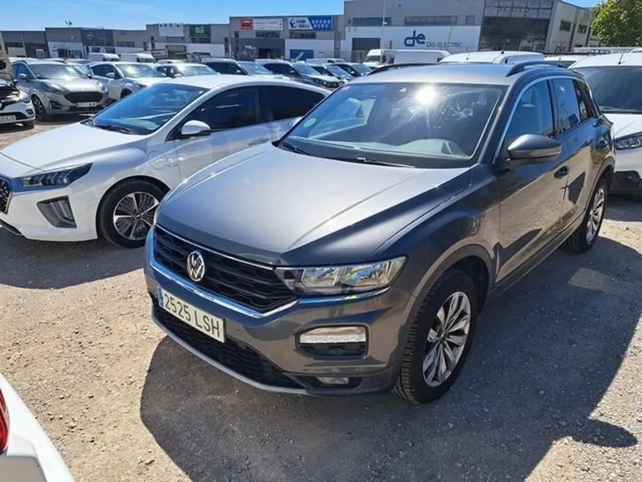 Volkswagen T-Roc 1.5 TSI Advance DSG7 — photo 1 of 8