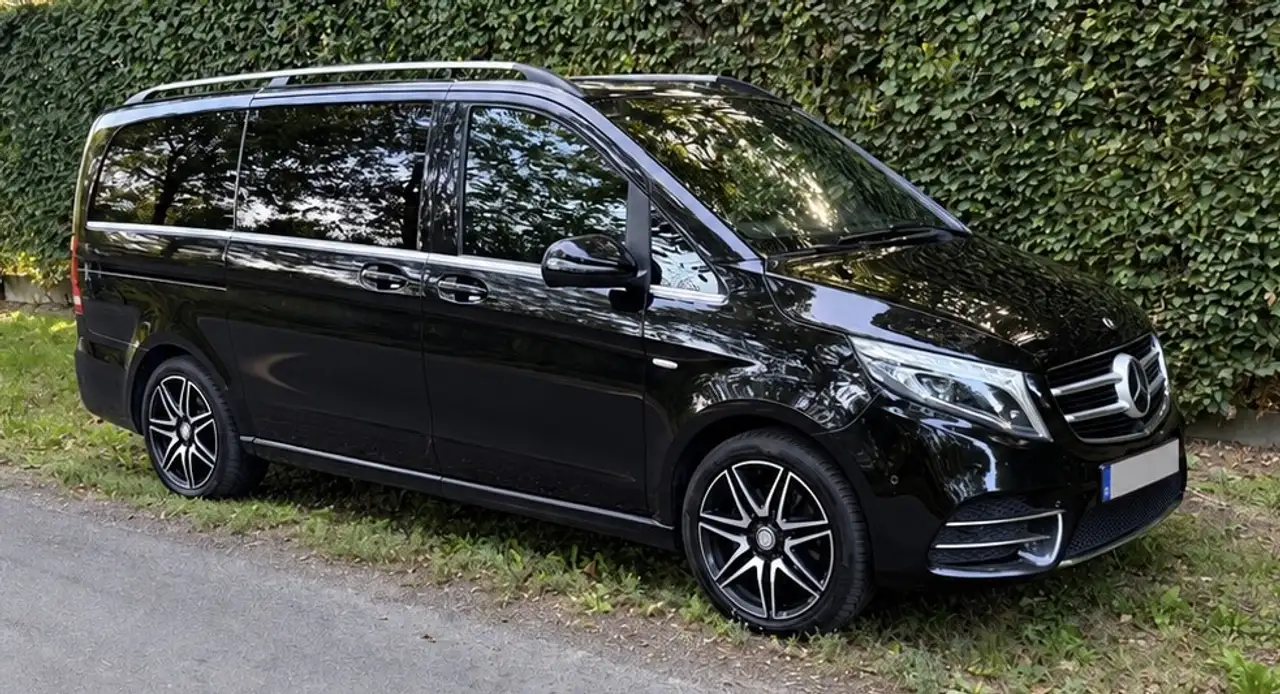 Mercedes-Benz V 250 d MWB Avantgarde — photo 1 of 7