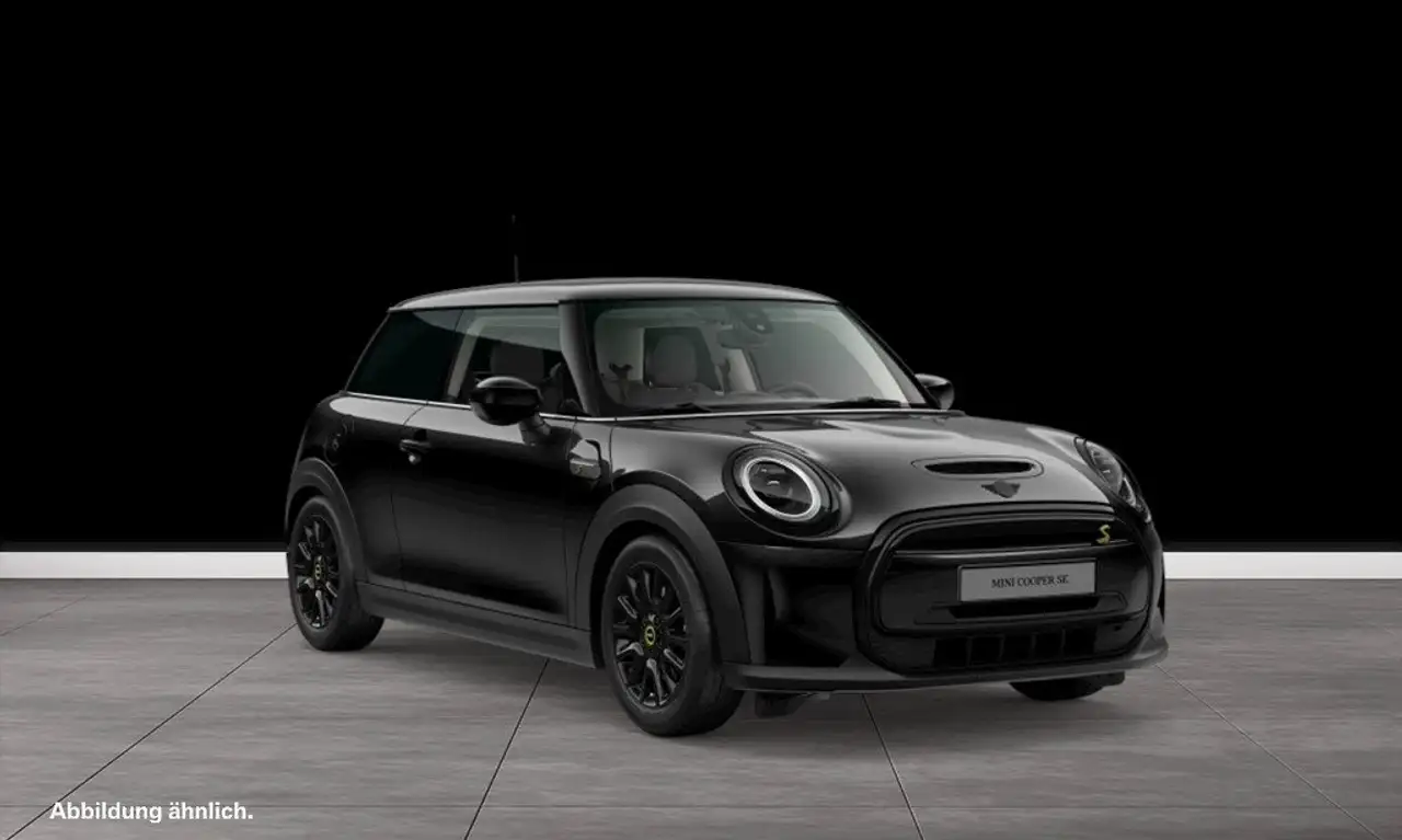 MINI Cooper SE Hatch — photo 1 of 3