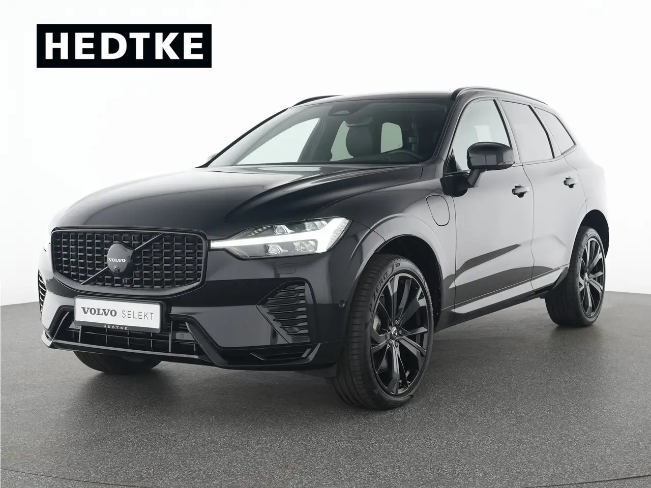 Volvo XC60 T8 AWD Ultra Black Edition AHK*FOUR-C*360° — photo 1 of 23