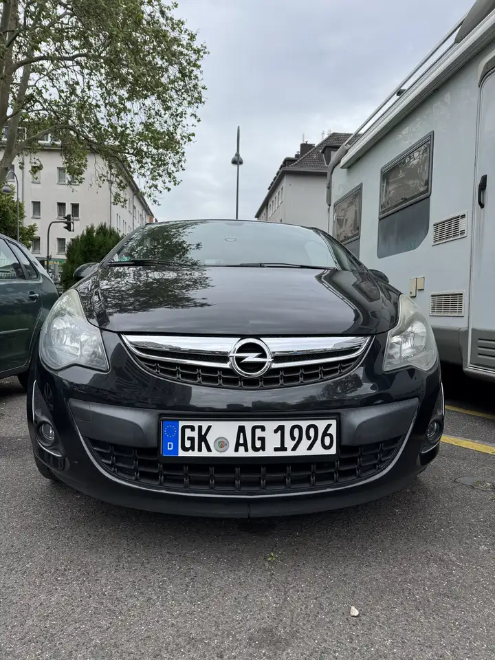 Opel Corsa Innovation — photo 1 of 14