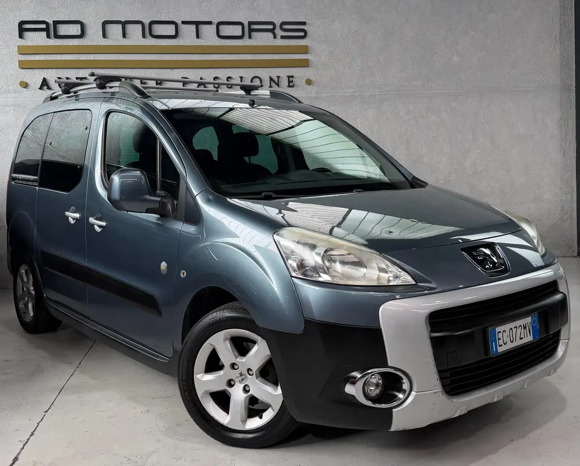 Peugeot Partner Neopatentati GPL 7 Posti — photo 1 of 14