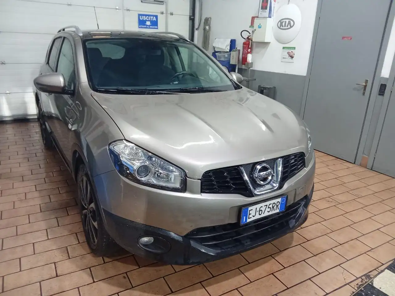 Nissan Qashqai 1.5 dCi DPF n-tec — photo 1 of 15