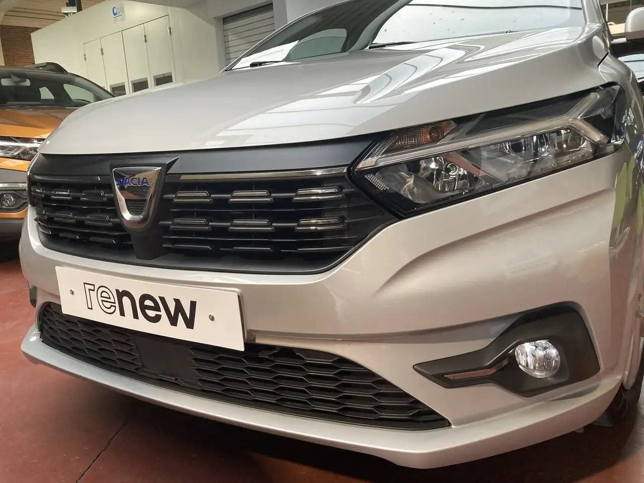 Dacia Sandero TCe 90 Pk Comfort — photo 1 of 2