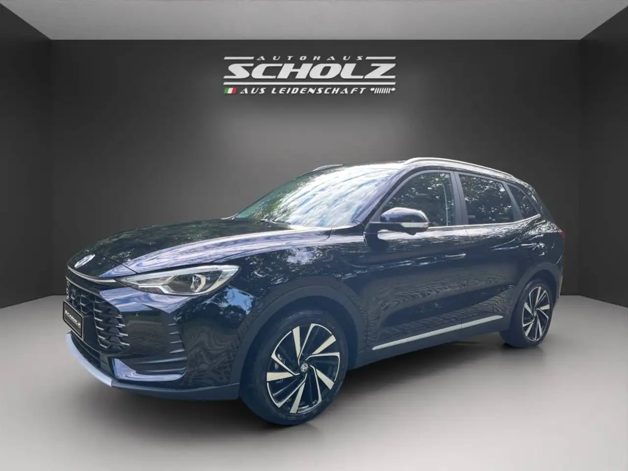 MG ZS Hybrid AT+ Luxury MY26 — photo 1 of 18