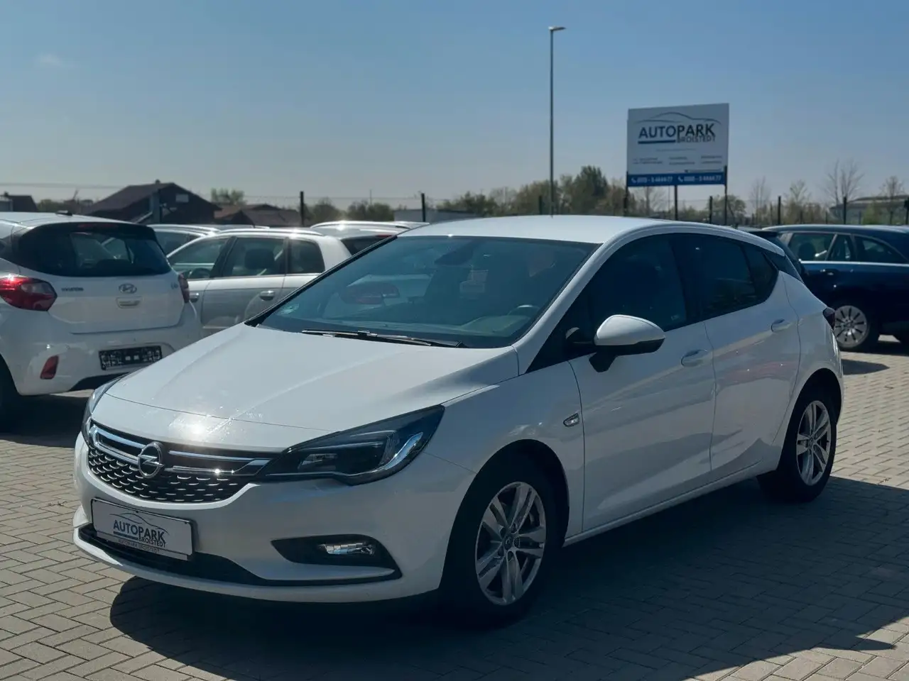 Opel Astra K Lim. 5-trg. Active — photo 1 of 16