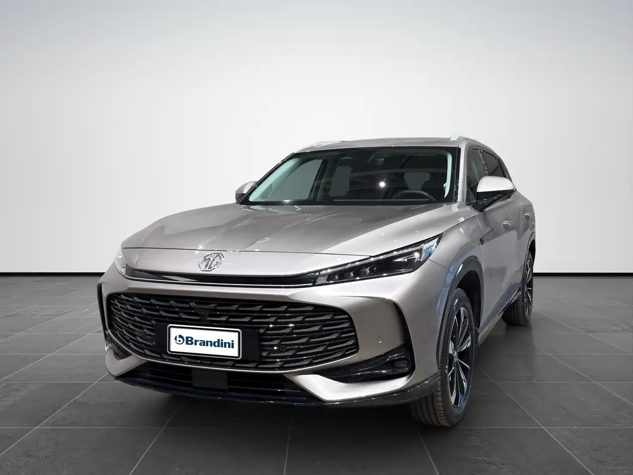 MG HS 1.5 Luxury — photo 1 of 15