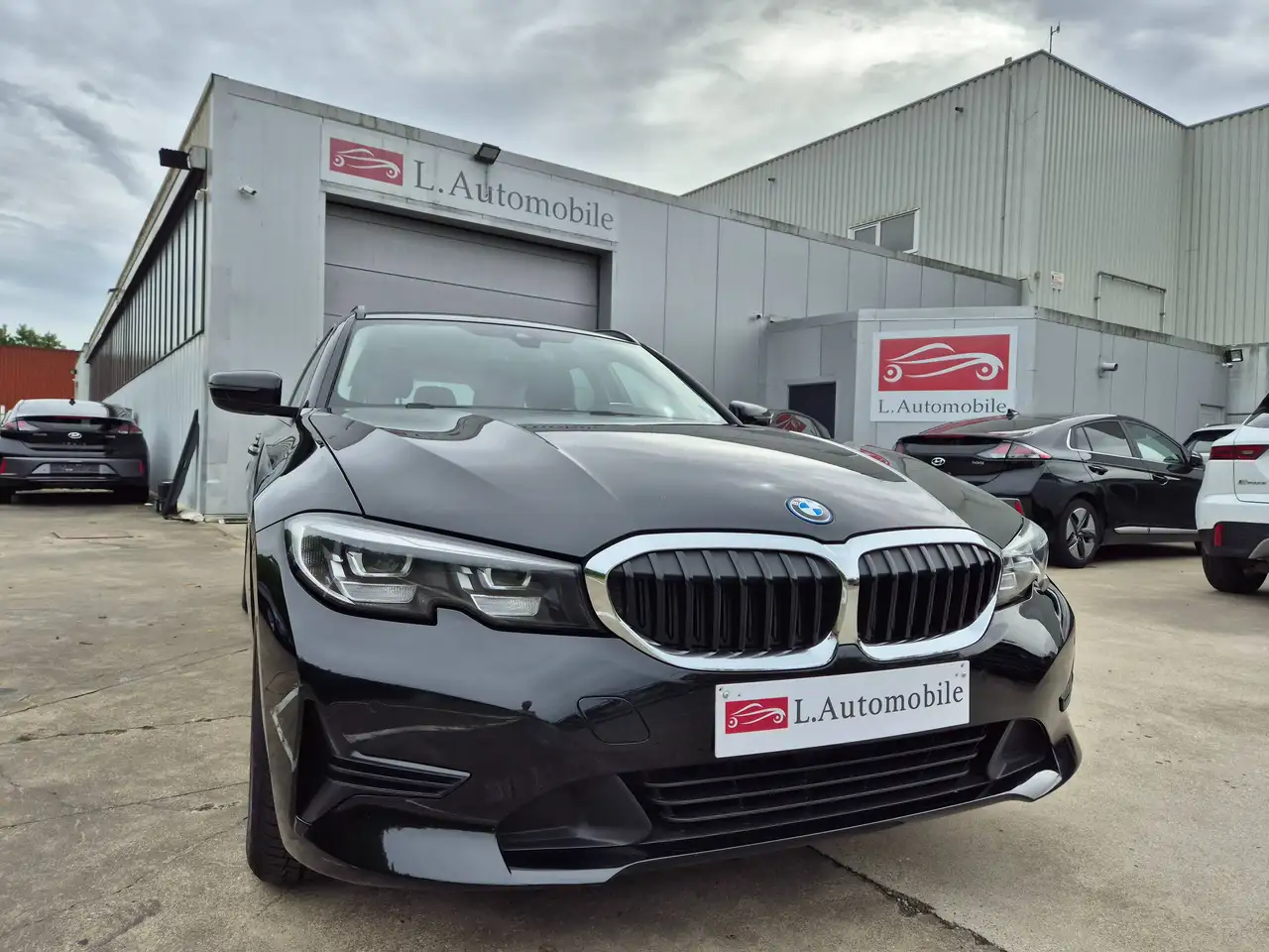 BMW 320 eA Touring // PHEV HYBRID // 2022 !! — photo 1 of 15
