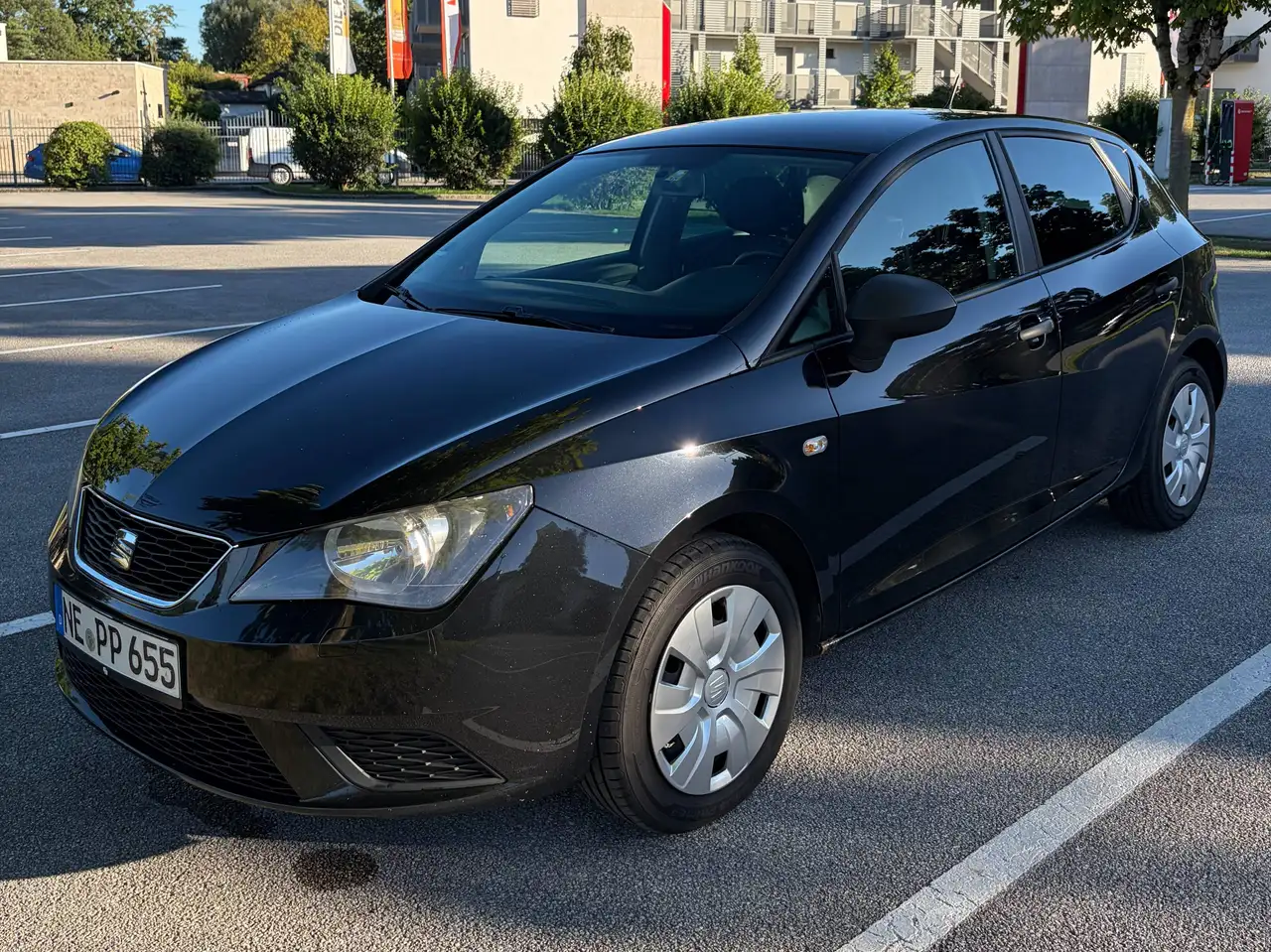 SEAT Ibiza Ibiza Reference 1,4 Reference — photo 1 of 13