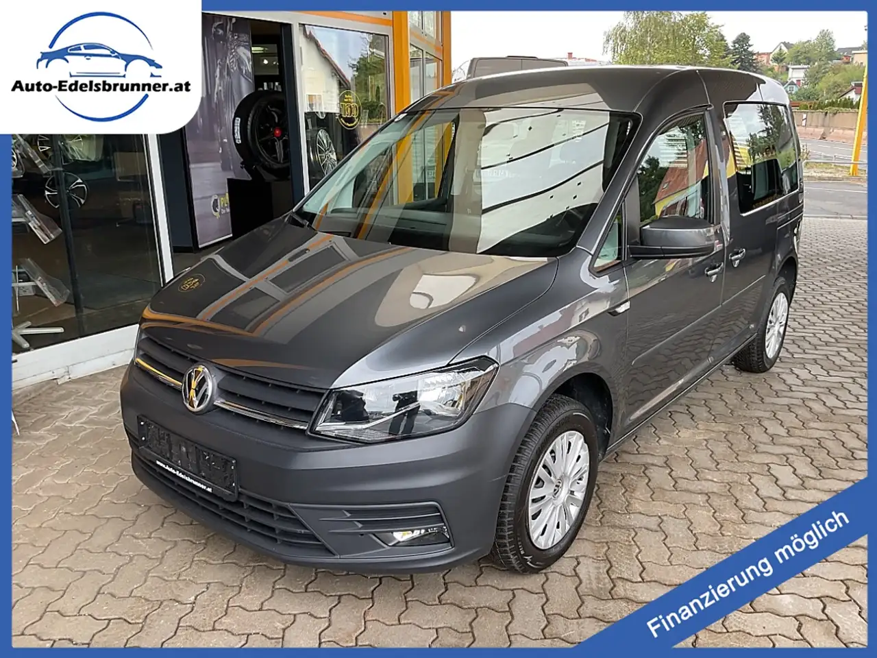 Volkswagen Caddy Kombi Trendline 2,0 TDI**NAVI*PDC** — photo 1 of 19