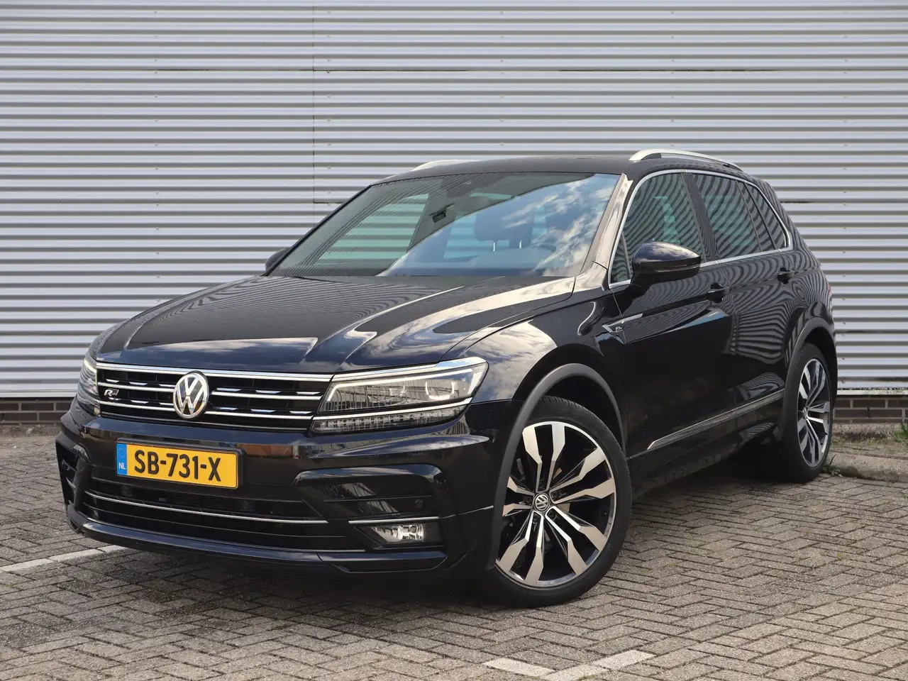 Volkswagen Tiguan 3x R-Line | DSG | Pano | Leder | Virtual | incl BT — photo 1 of 5