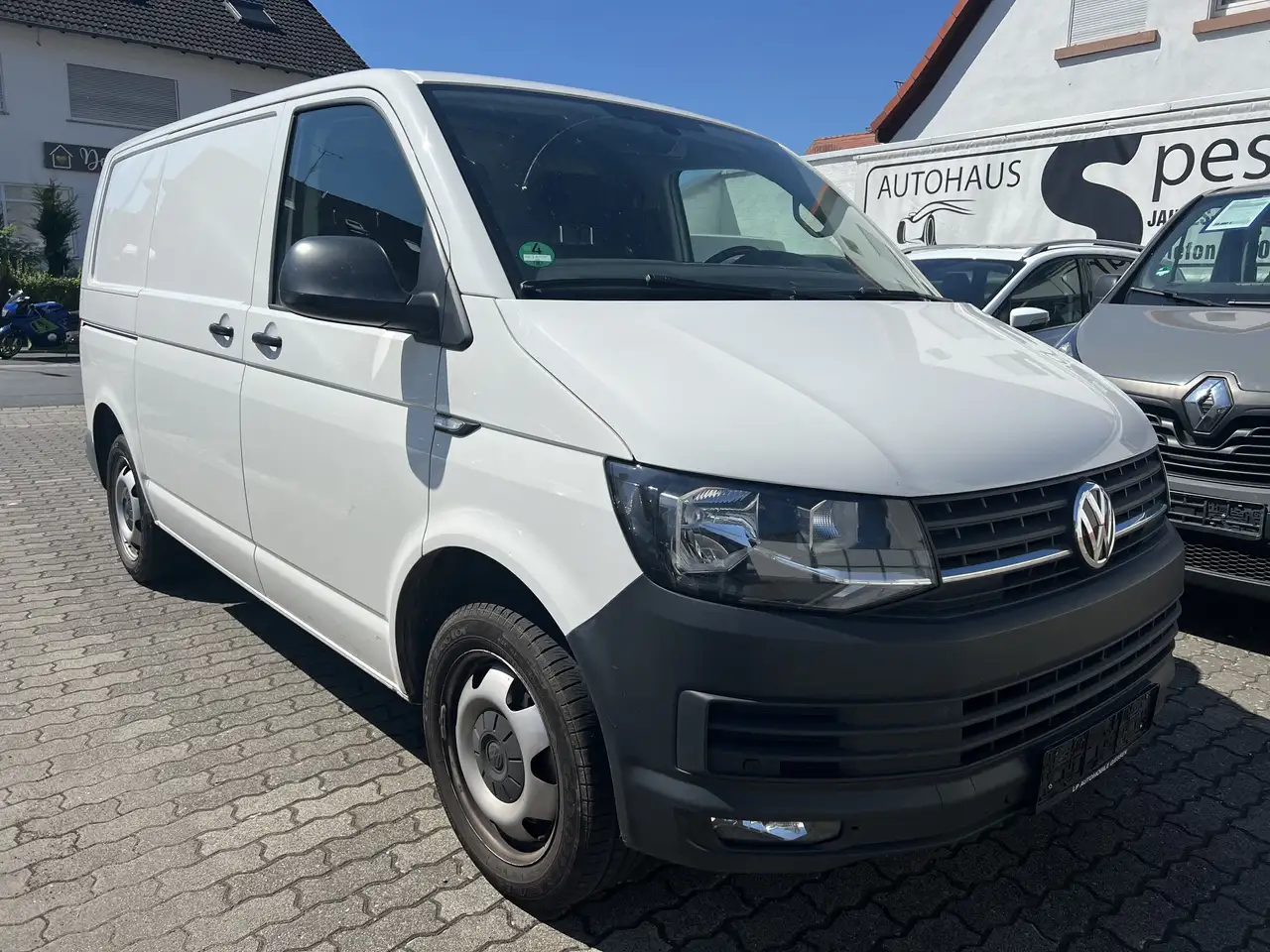 Volkswagen T6 Transporter Kasten FWD — photo 1 of 15