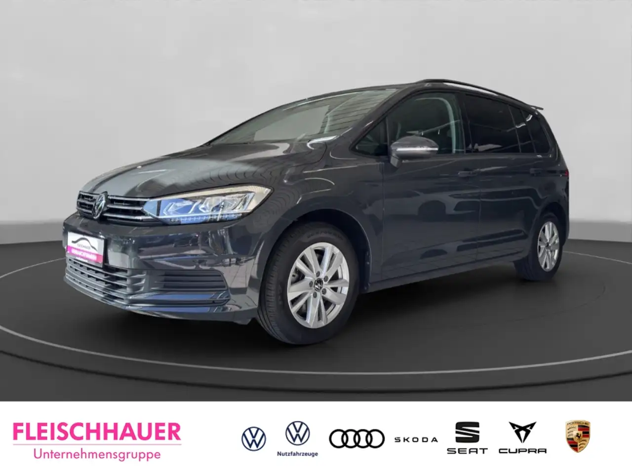 Volkswagen Touran Comfortline 1.5 TSI LED+ACC+NAVI+BUSINESS+PDC V&H+ — photo 1 of 18