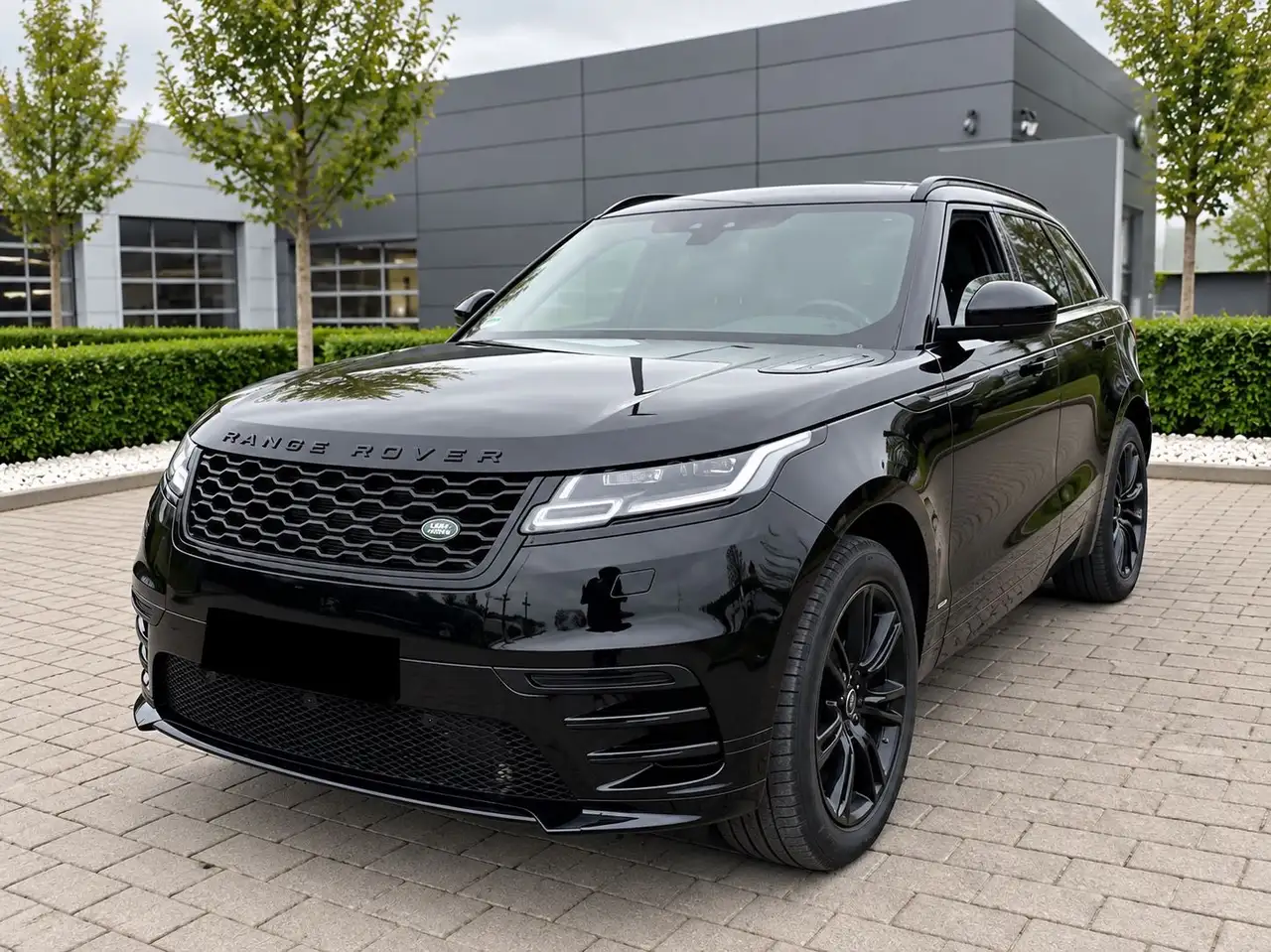 Land Rover Range Rover Velar Velar R-Dynamic S Panorama 360° kamera Leder — photo 1 of 15