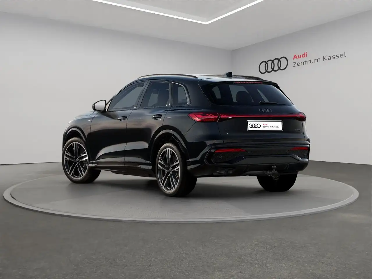 2026 Audi Q5 SUV TDI qu. S-line Pano AHK HuD Tech B&O 360°, photograph 4