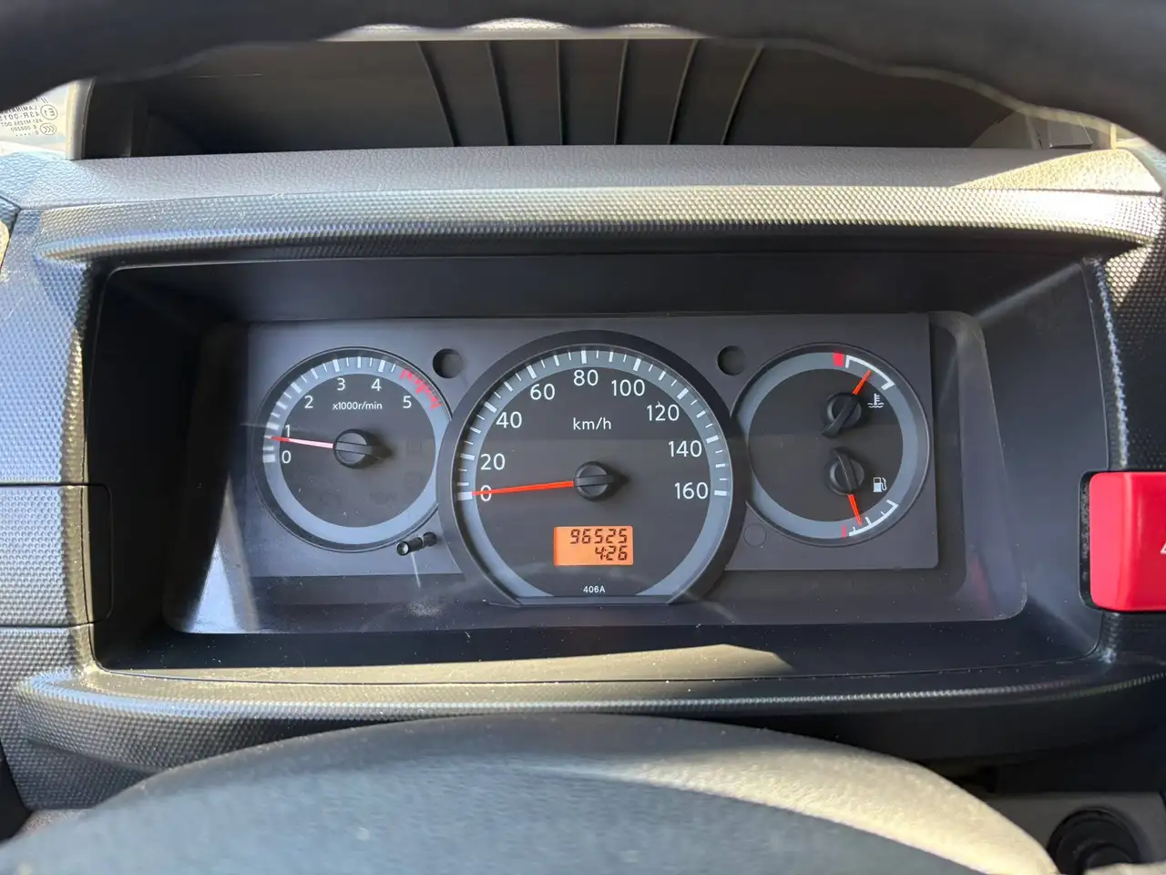 Nissan Cabstar 35-11 — photo 1 of 15