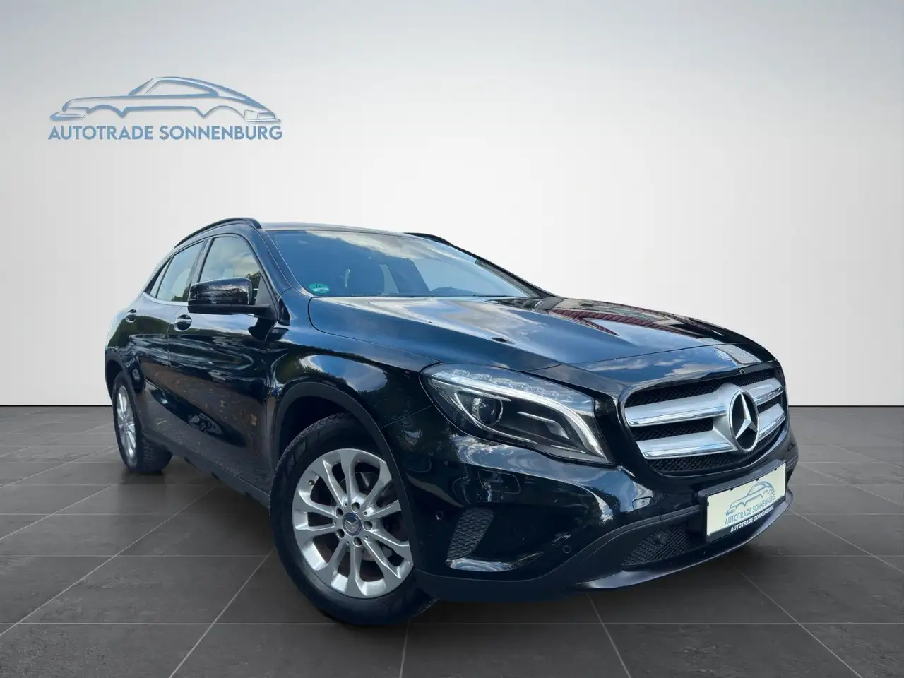 Mercedes-Benz GLA 200 CDi * Navi * Bluetooth * SHZ — photo 1 of 29