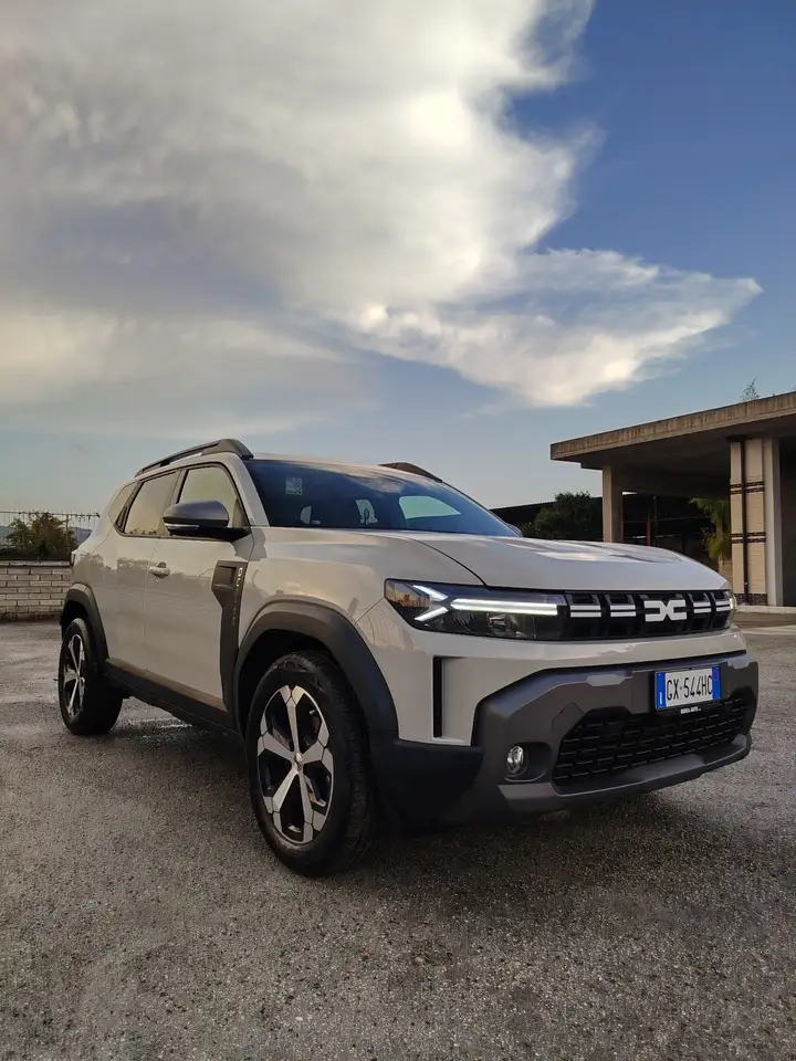 Dacia Duster 1.0 tce Journey Gpl 4x2 100cv — photo 1 of 11