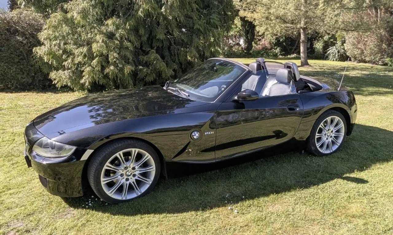 BMW Z4 3,0si Österreich-Paket — photo 1 of 7