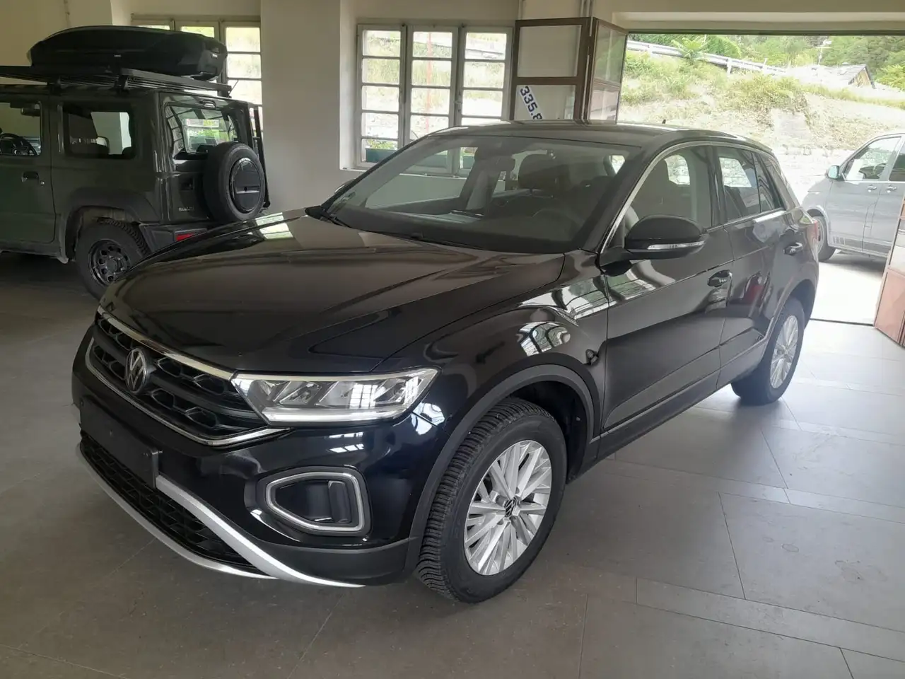 Volkswagen T-Roc T-Roc 1.0 TSI Life — photo 1 of 14