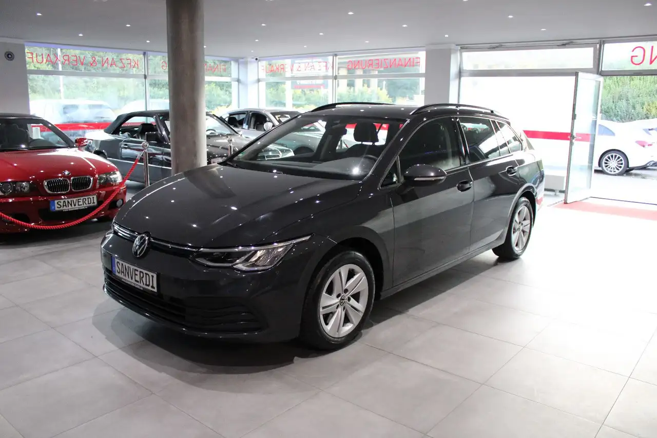 Volkswagen Golf 2.0 TDI SCR DSG LIFE SPORTPAKET LED EURO 6 — photo 1 of 18