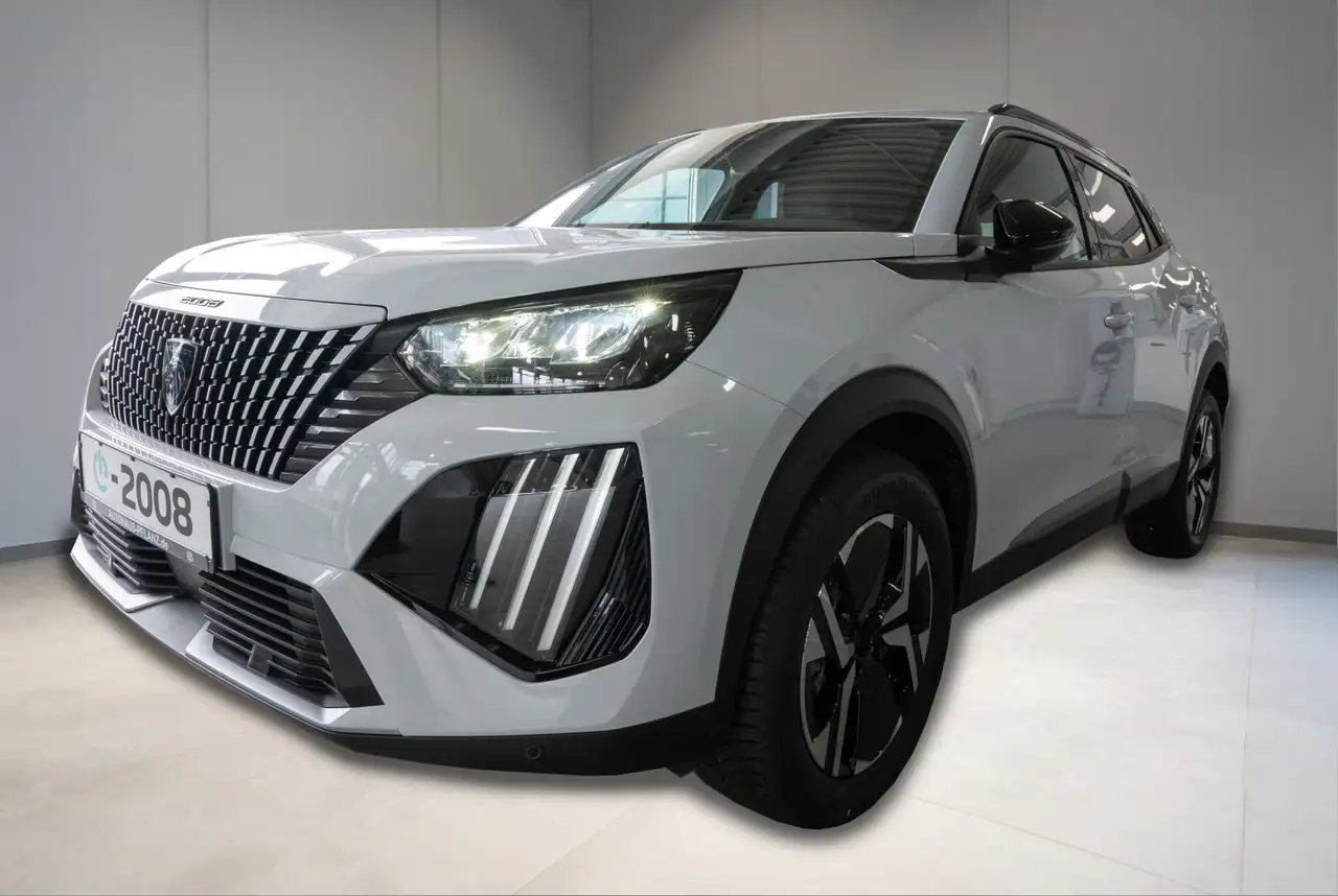 Peugeot 2008 ALLURE HYBRID 145 e-DSC6 — photo 1 of 19