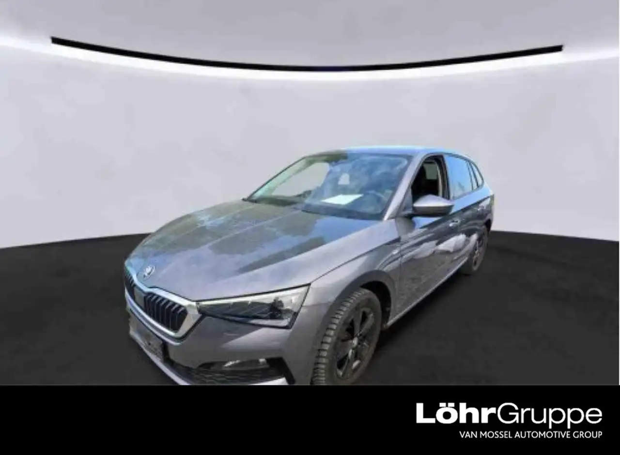 Skoda Scala 1.0 TSI Tour AHK, Kamera — photo 1 of 7