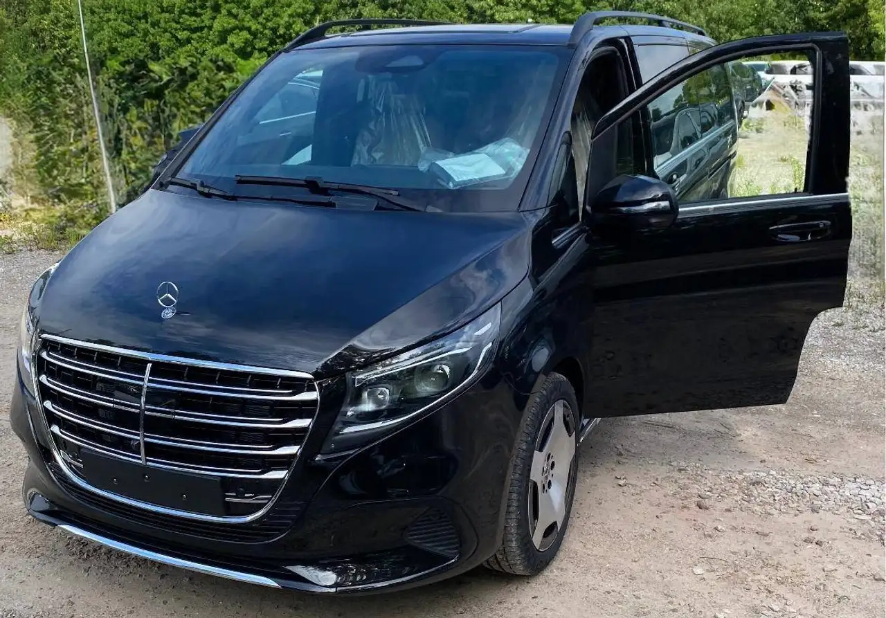 Mercedes-Benz V 300 V 300 d 4MATIC EXCLUSIVE extralang (447.815) — photo 1 of 7