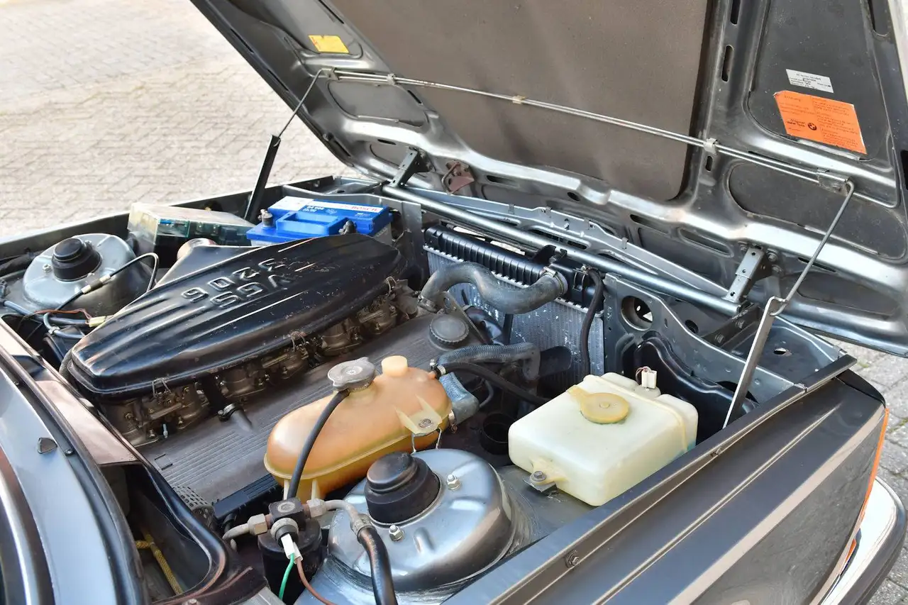 1982 BMW 320 E21 320/6 VGS: 323i power met Webers!, photograph 10