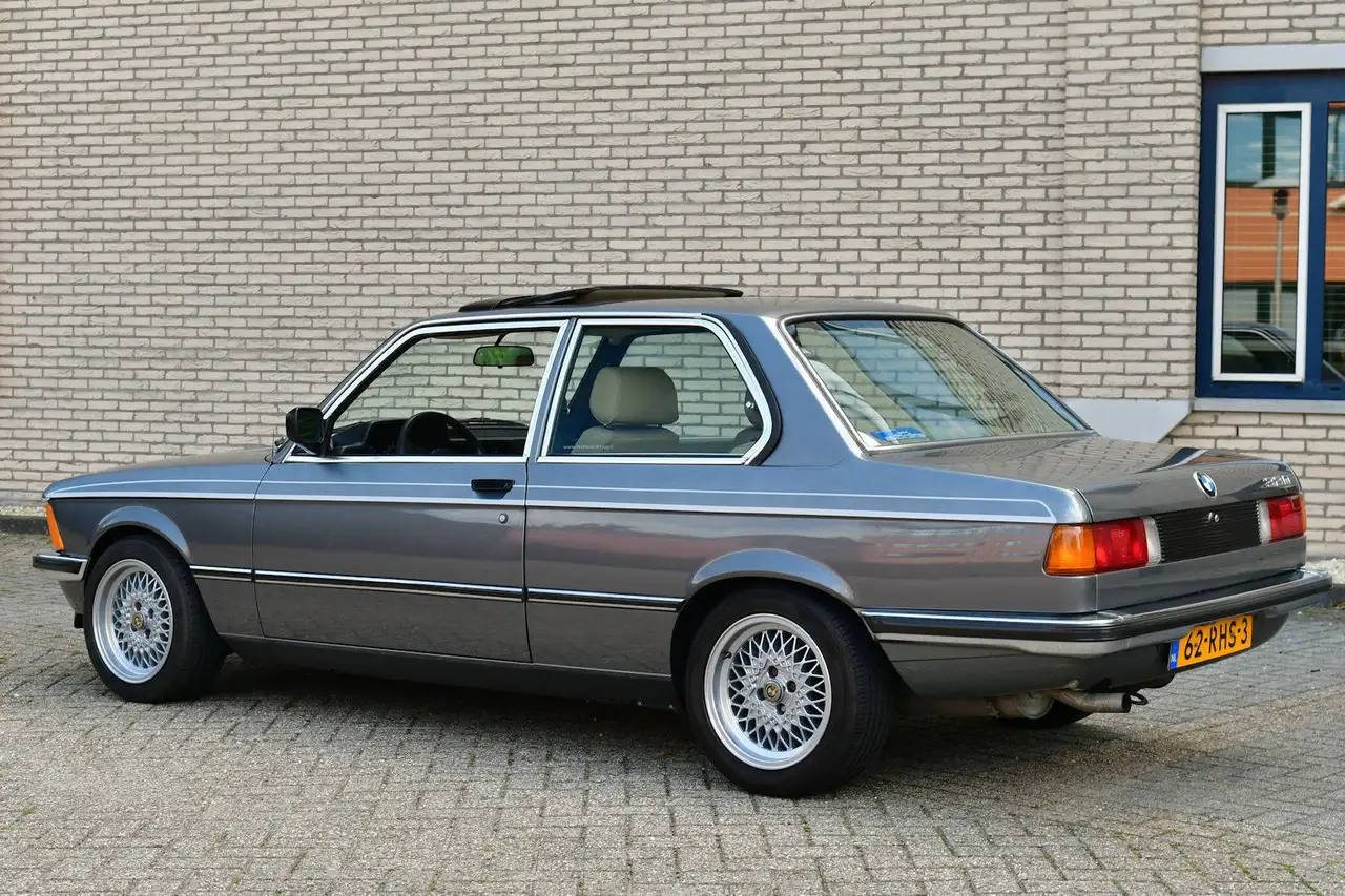 1982 BMW 320 E21 320/6 VGS: 323i power met Webers!, photograph 6