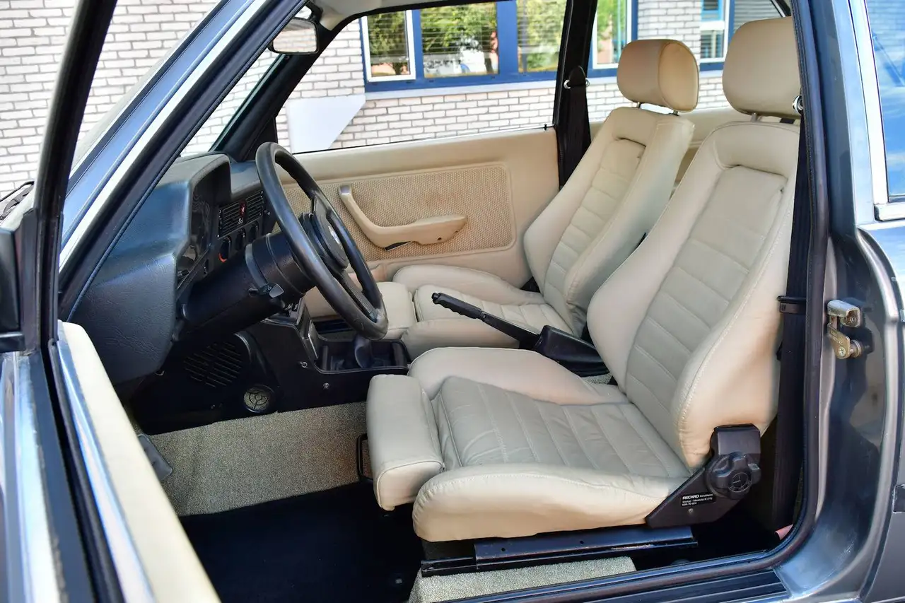 1982 BMW 320 E21 320/6 VGS: 323i power met Webers!, photograph 11