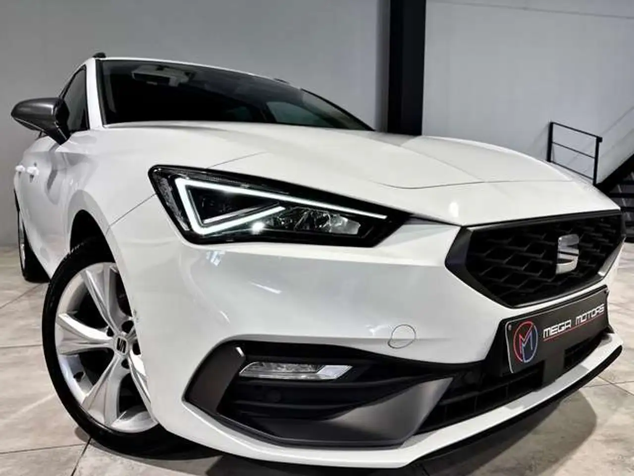 SEAT Leon e-Hybrid FR 1.4 204CV BAUTO+F1 COCKPiT CARPLAY CAMERA NAVi CUiR JA17" ++ — photo 1 of 30