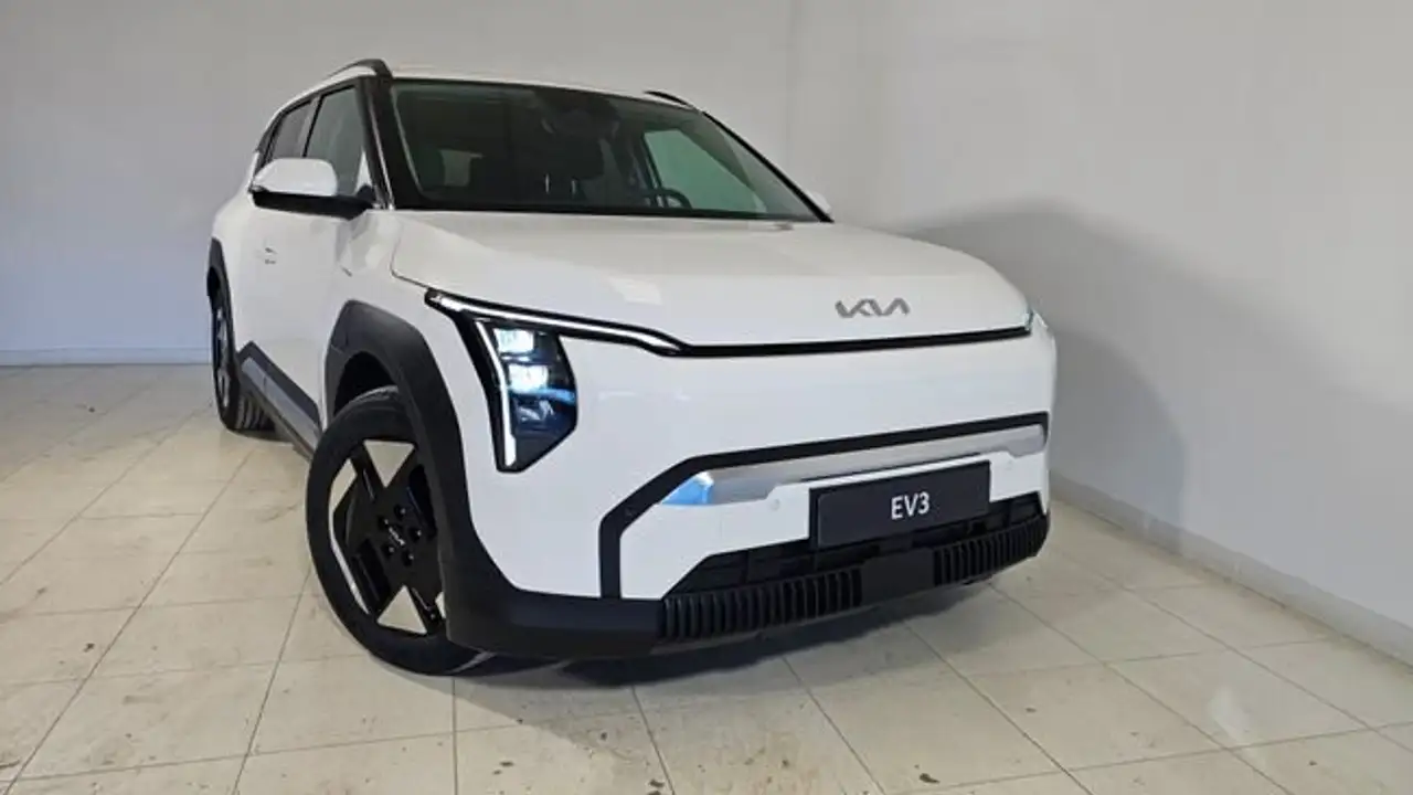 Kia EV3 Earth Long Range — photo 1 of 21