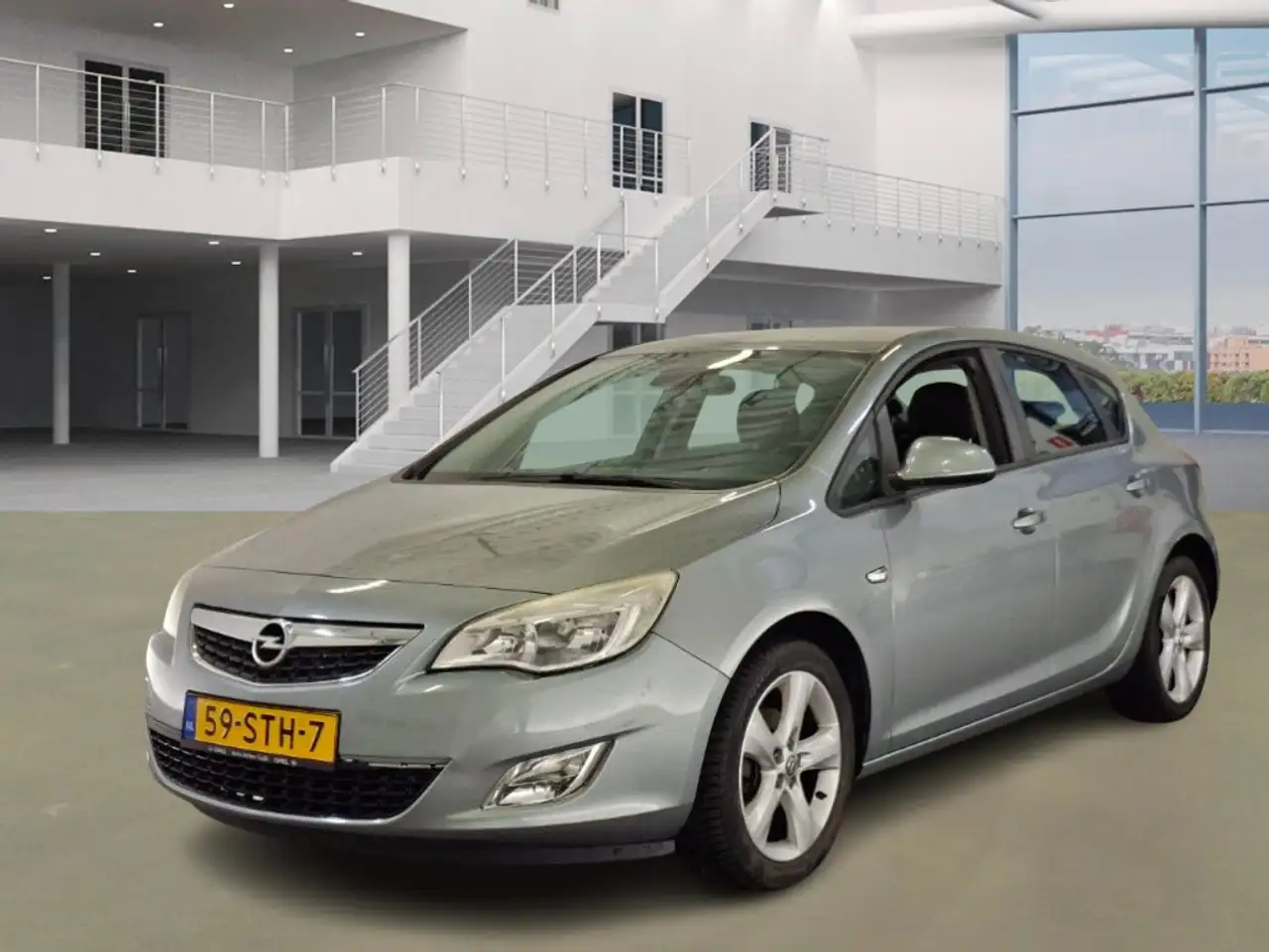 Opel Astra 1.4 Turbo Edition/ NAVI/ CRUISE — photo 1 of 18