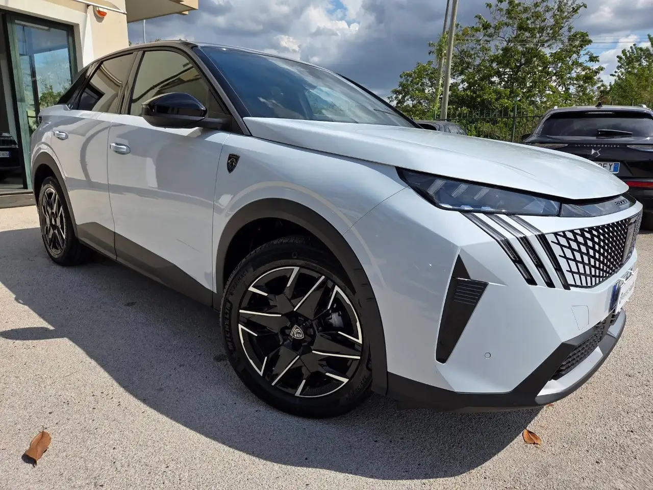 Peugeot 3008 3008 1.2 hybrid GT 145cv e-dcs6 — photo 1 of 15