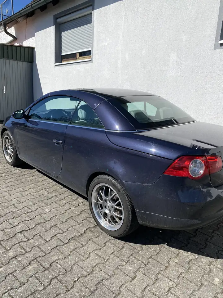 Volkswagen Eos 1.6 FSI — photo 1 of 6