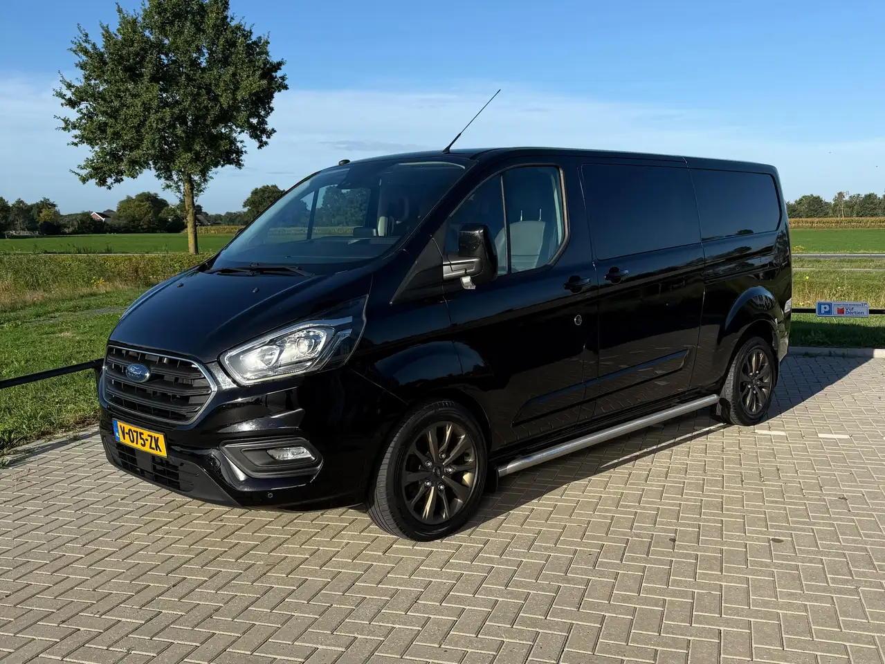 Ford Transit Custom Transit Custom 300 2.0 TDCI L2H1LDC — photo 1 of 17