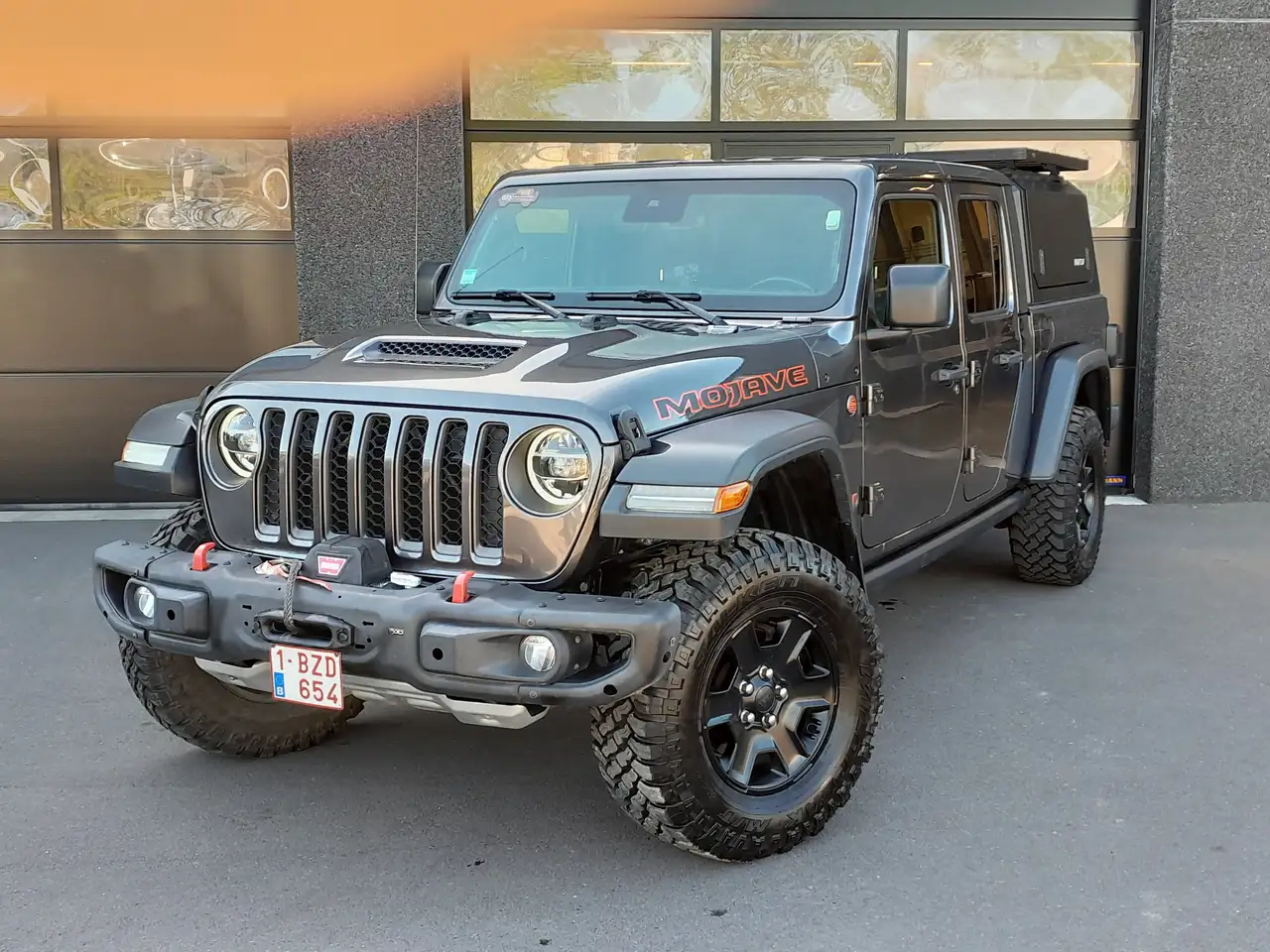 Jeep Gladiator Mojave — photo 1 of 15