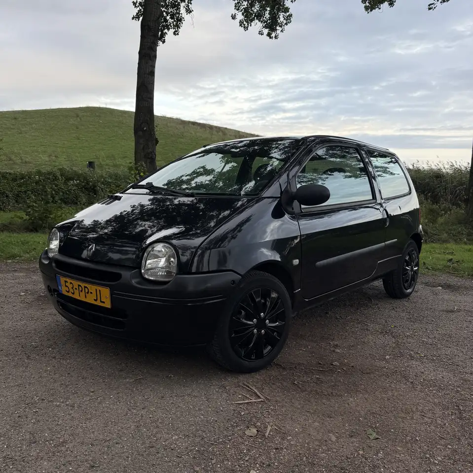 Renault Twingo 1.2 Authentique — photo 1 of 11