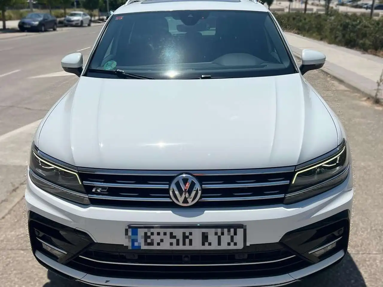 Volkswagen Tiguan 2.0TDI Sport 4Motion DSG 140kW — photo 1 of 22