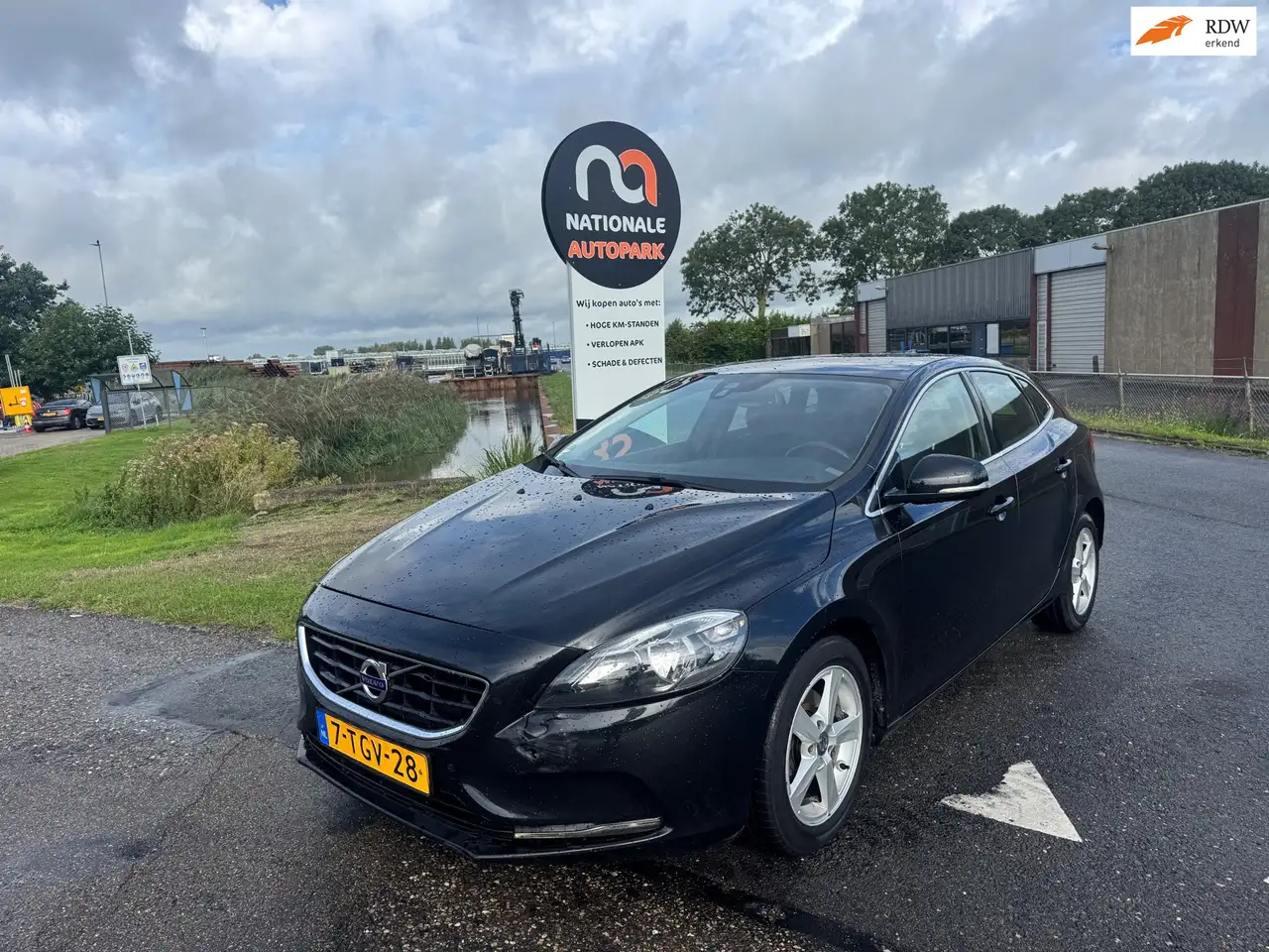 Volvo V40 | 2013 | 1.6 D2 Summum | Export en Handel — photo 1 of 17